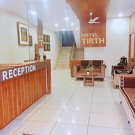 Hotel Tirth Ankleshwar Exteriör bild