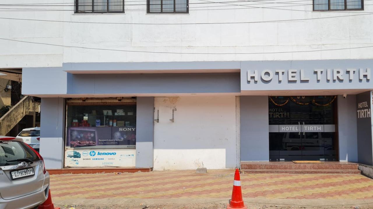 Hotel Tirth Ankleshwar Exteriör bild