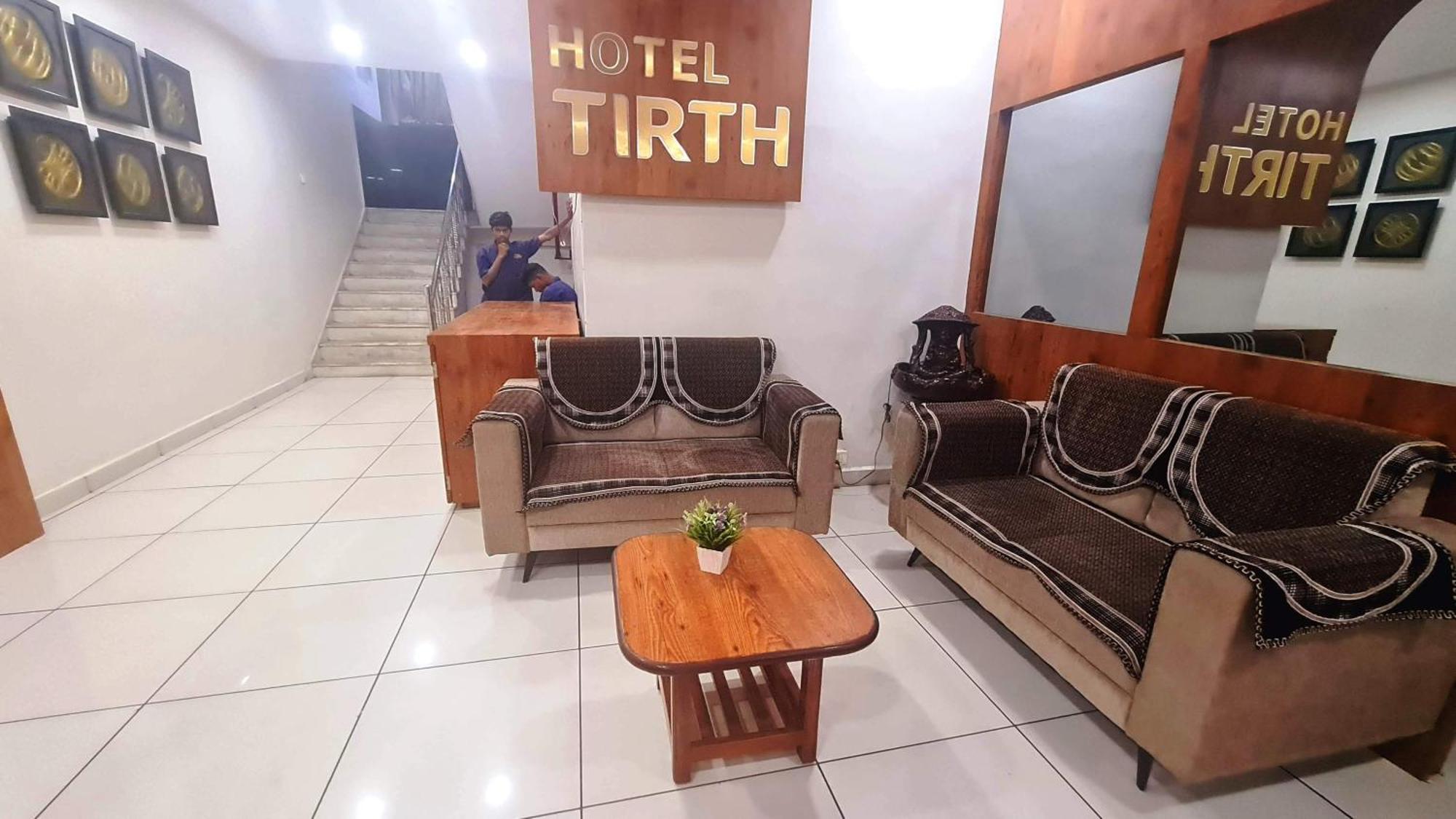 Hotel Tirth Ankleshwar Exteriör bild